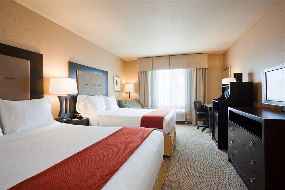 Holiday Inn Express & Suites Gonzales By Ihg Quarto foto