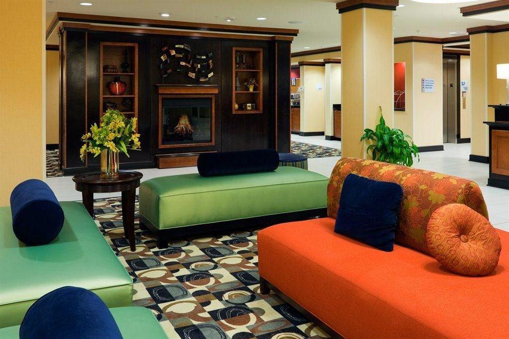 Holiday Inn Express & Suites Gonzales By Ihg Interior foto