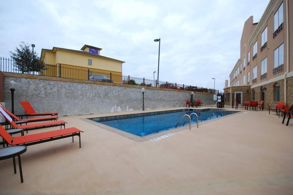 Holiday Inn Express & Suites Gonzales By Ihg Exterior foto